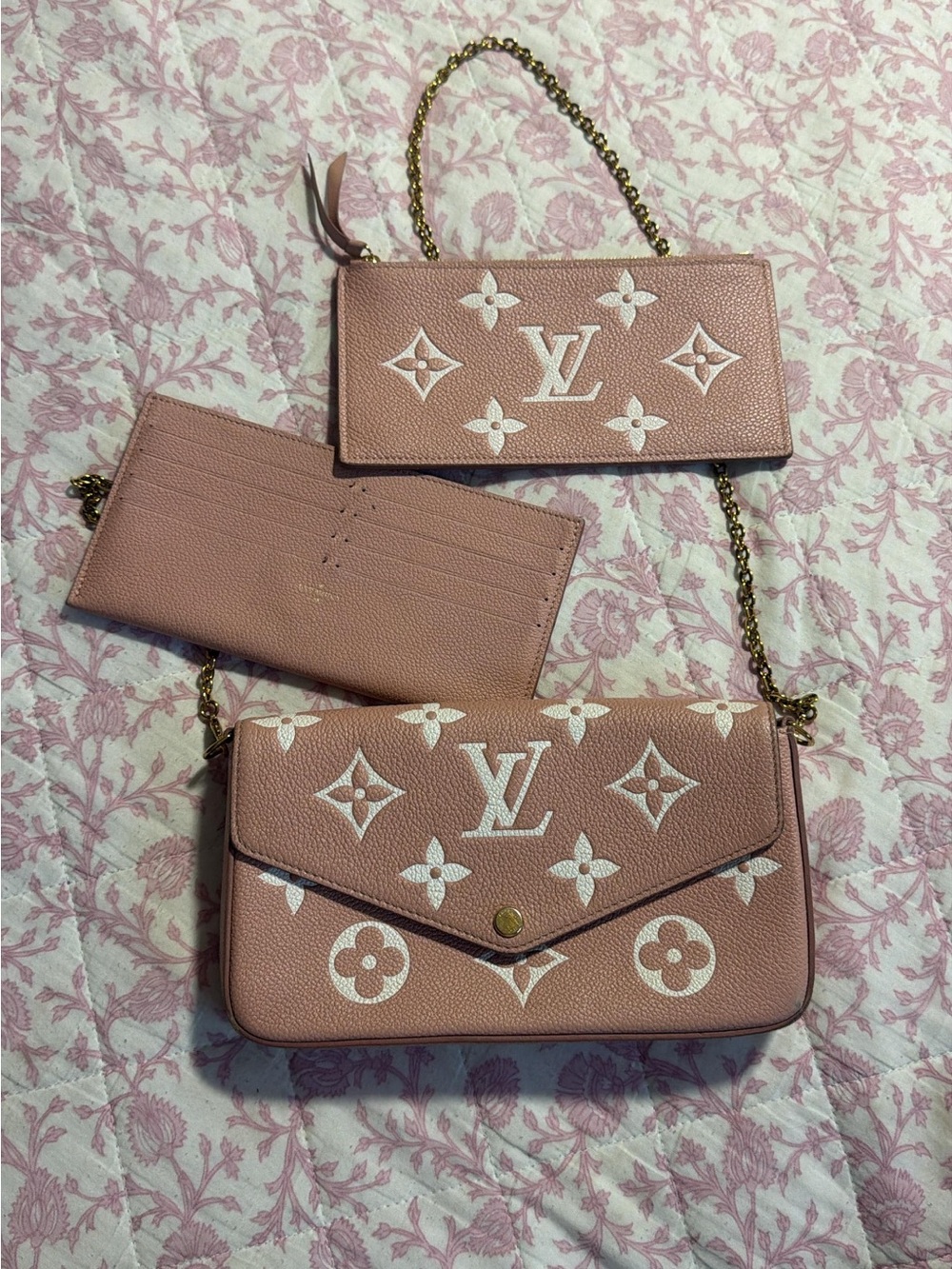 Louis Vuitton Giant Monogram
Empreinte Felicie Pochette - Picture 1 of 7